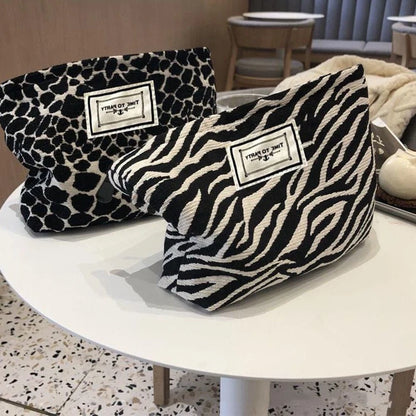 Fashion leopard print zebra print makeup bag, wash bag, women's handbag, hand-held bag, convenient large capacity storagebag-A-D