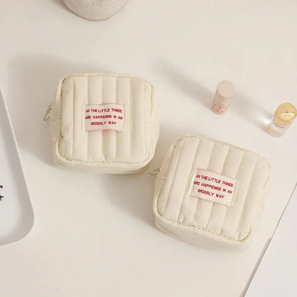 Korean Square Small Makeup Bag Student Small Earphones Zero Wallet Girl Portable Lipstick Storage Bags