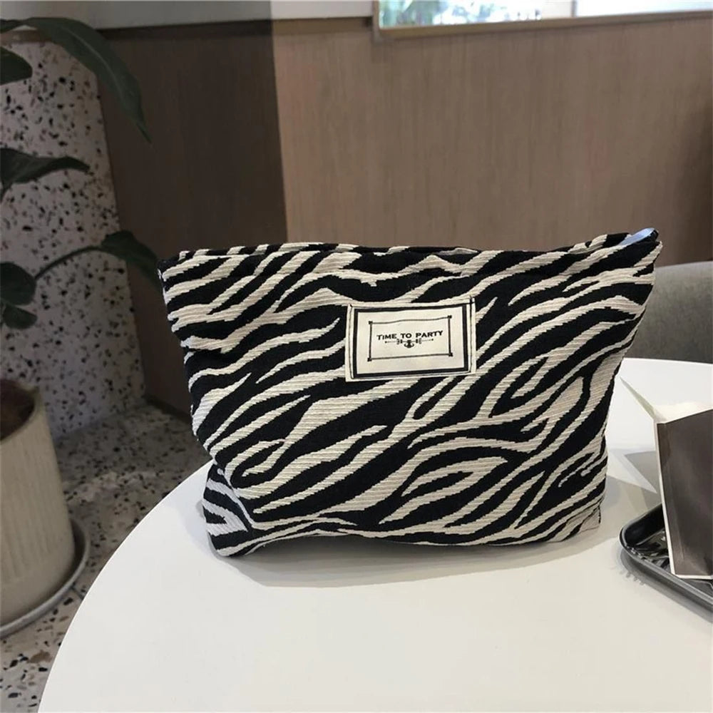 Fashion leopard print zebra print makeup bag, wash bag, women's handbag, hand-held bag, convenient large capacity storagebag-A-D
