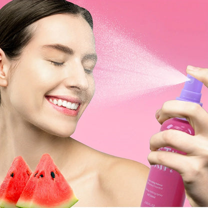Watermelon flavor make-up spray-oil sustained, waterproof and quick-dry, to create a perfect make-up make-up spray