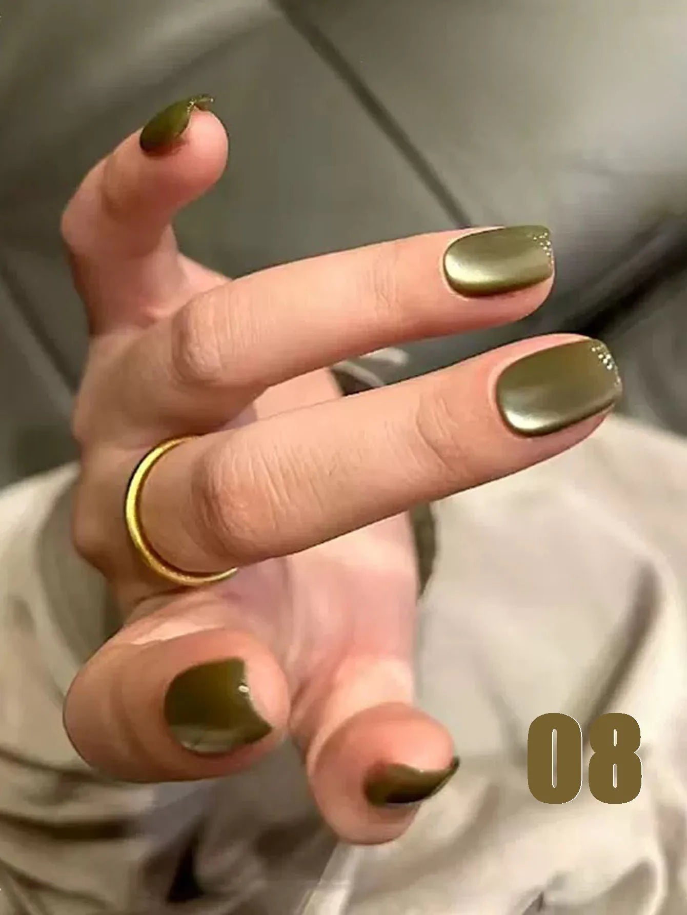 10ML 1-21PCS 2025 Autumn New Emerald Green Magnet Cat's Eye Gel Nail Polish Green Whitening Glass Bead Cat Eye Nail Polish