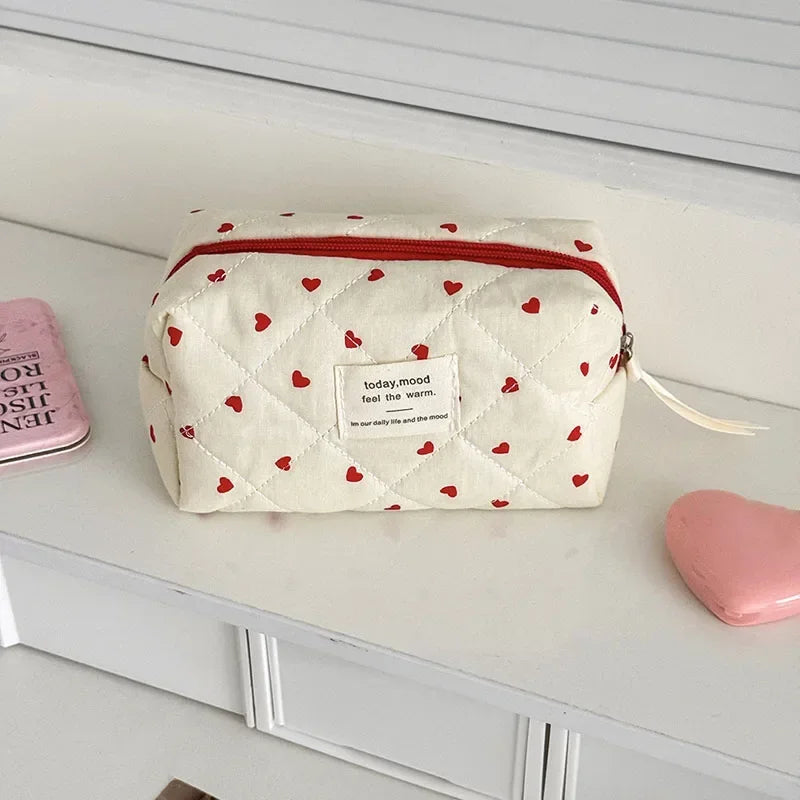 Ladies Zipper Quilting Make Up Bag Cosmetic Bag for Women Fashion Ins Heart Makeup Bag Pouch Small Large Toiletry Handbag Case