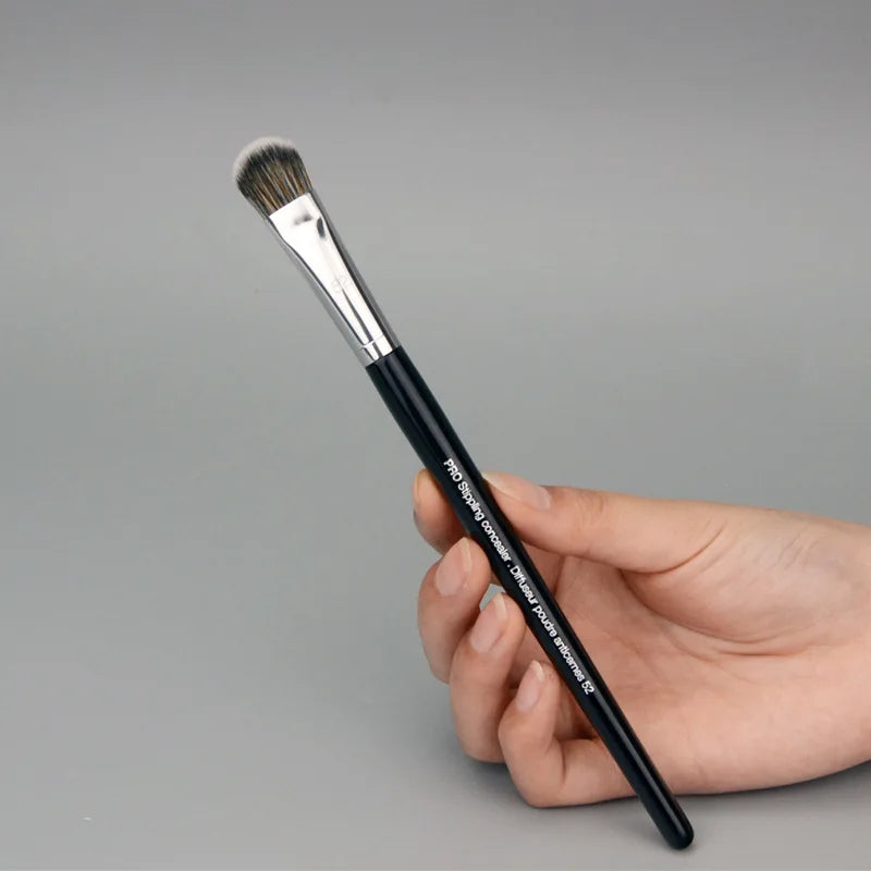 52# Facial Concealer Makeup Brushes Flat Head Nose Shadow Brush Quality Professional Beauty Makeup Tool Supplies Wholesale