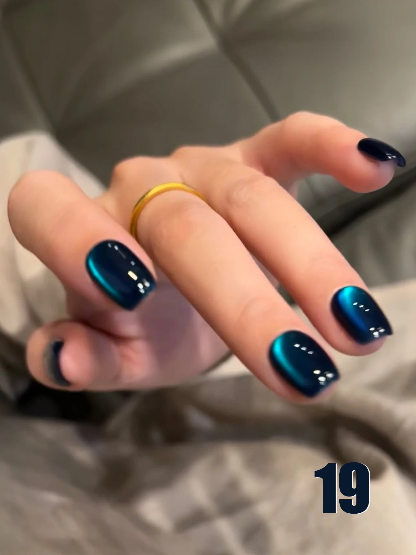 10ML 1-21PCS 2025 Autumn New Emerald Green Magnet Cat's Eye Gel Nail Polish Green Whitening Glass Bead Cat Eye Nail Polish